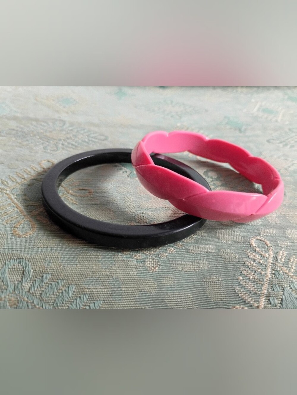 Vintage 1960s TWO (2) Plastic Bangles Pink Wave & Classic MCM Black Bracelets